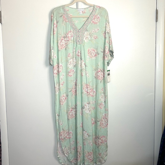Miss Elaine Other - NWT Miss Elaine Muumuu Nightie